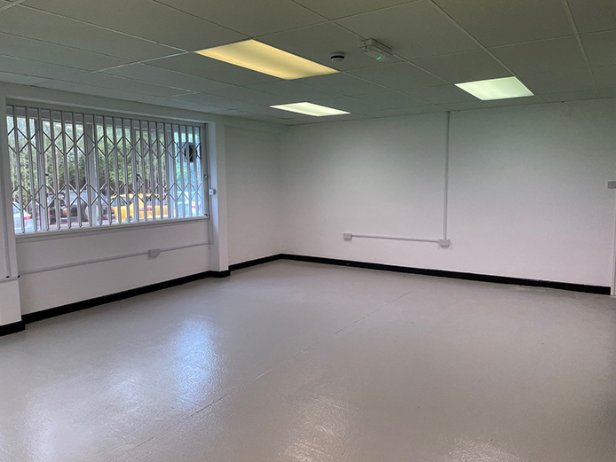 Integrated office space at Unit 14 Madeley Road Industrial Estate warehouse to rent Redditch