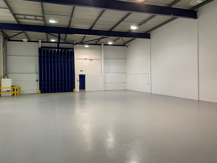 High quality warehouses to rent Redditch, rear access via concertina doors onto shared yard area