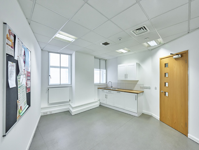 Kitchen facilities for Grosvenor House offices Birmingham city centre