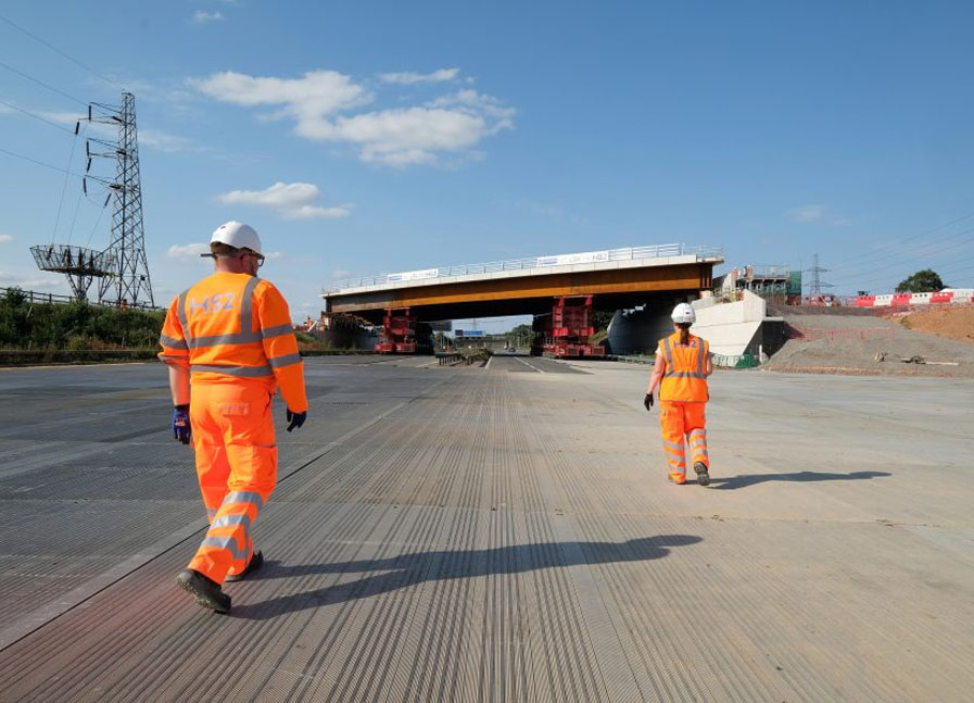 Installation of brand new bridge across the M42 close to junction 6 to accommodate HS2 trains