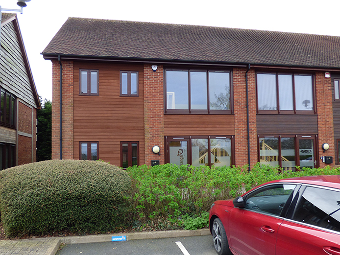 Private: 6 Chestnut Court