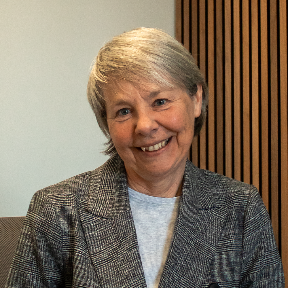 Judith Williams headshot