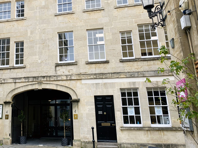Serviced offices Bath at 4 Queen Street, with flexible coworking and meeting space options and fully equipped meeting rooms