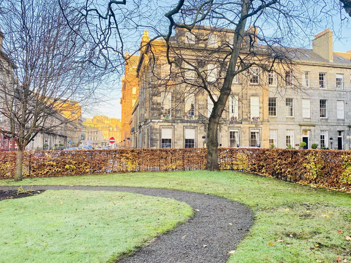 Serviced offices Edinburgh at Forth House, with easy access to Waverly and Haymarket Stations