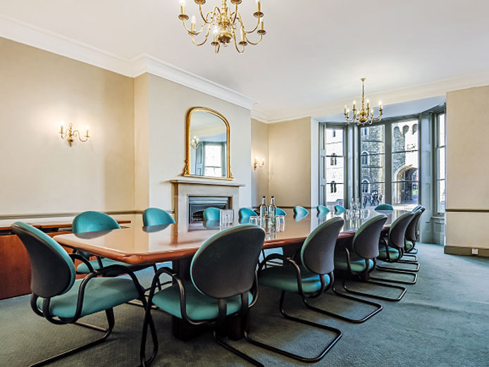 Castle Hill House provides fully equipped meeting rooms facing Windsor Castle, suitable for up to 20 people