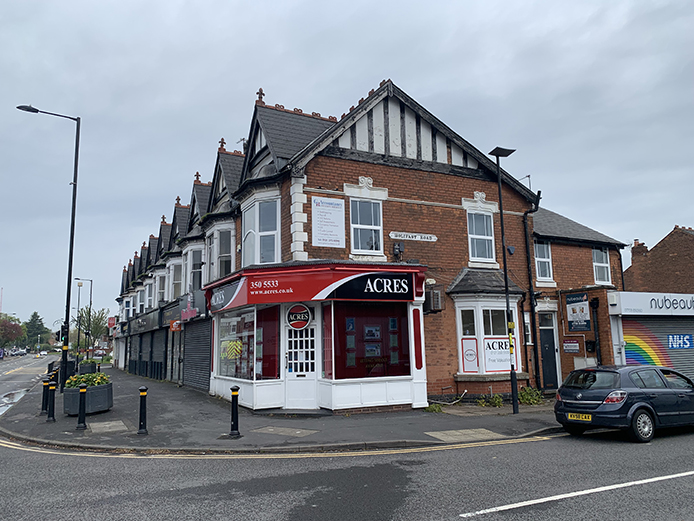 417 Birmingham Road, providing a retail unit to let Birmingham, with a prominent location in A5127 Birmingham Road, Wylde Green