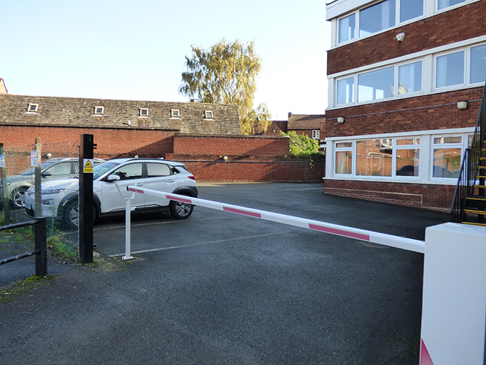 3 on-site parking space at 25 Meer Street, offices to let Stratford-upon-Avon