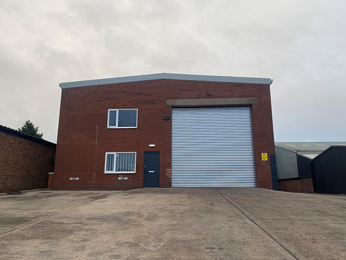 Dedicated yard area at 84 Arthur Street - industrial unit to let in Redditch