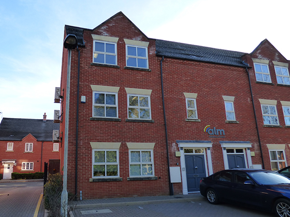 5 Ardent Court, Henley-in-Arden – small courtyard scheme offices