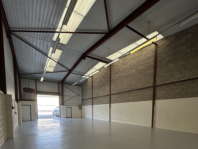 Internal space of this Modern, High ceiling and critically located industrial space to let, Birmingham